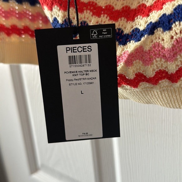 NWT Knit Halter Top - Picture 3 of 5